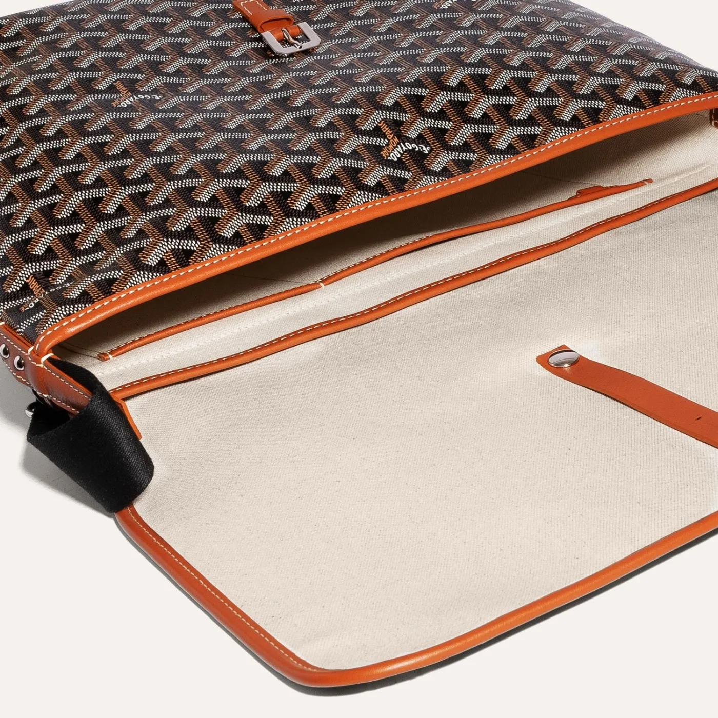 Capetien MM Messenger Bag